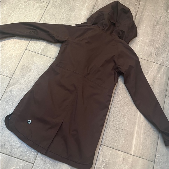 Lululemon Definitely Raining Jacket - Picture 13 of 14